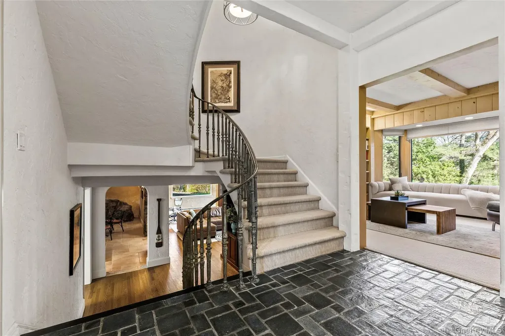 112 Woodlands Road Harrison NY 10528