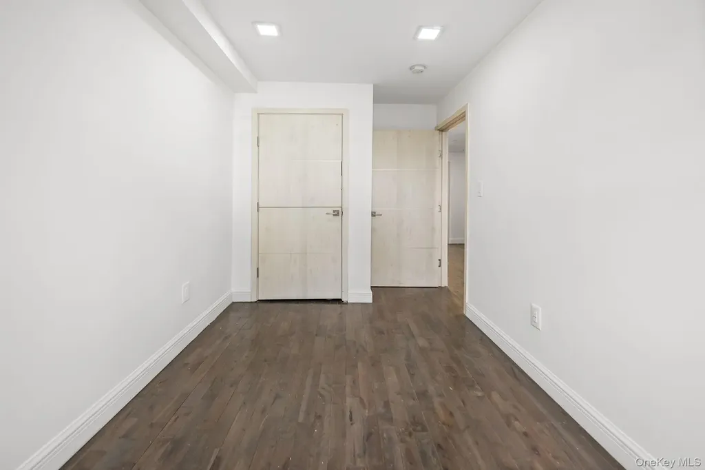 4828 Barnes Avenue Bronx NY 10470