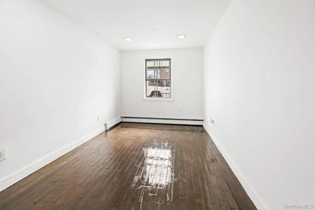4828 Barnes Avenue Bronx NY 10470