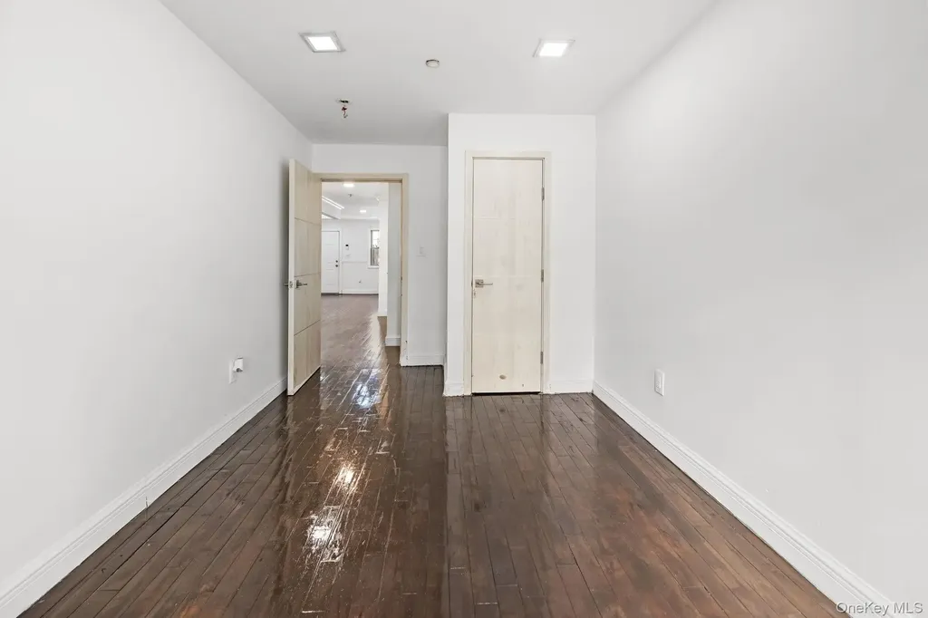 4828 Barnes Avenue Bronx NY 10470