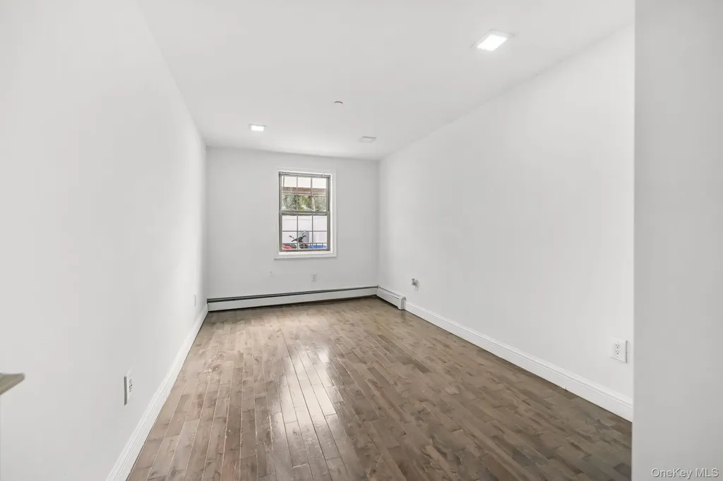 4828 Barnes Avenue Bronx NY 10470