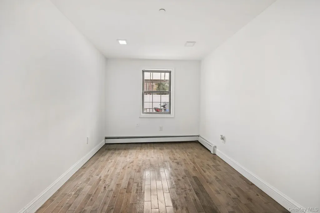 4828 Barnes Avenue Bronx NY 10470
