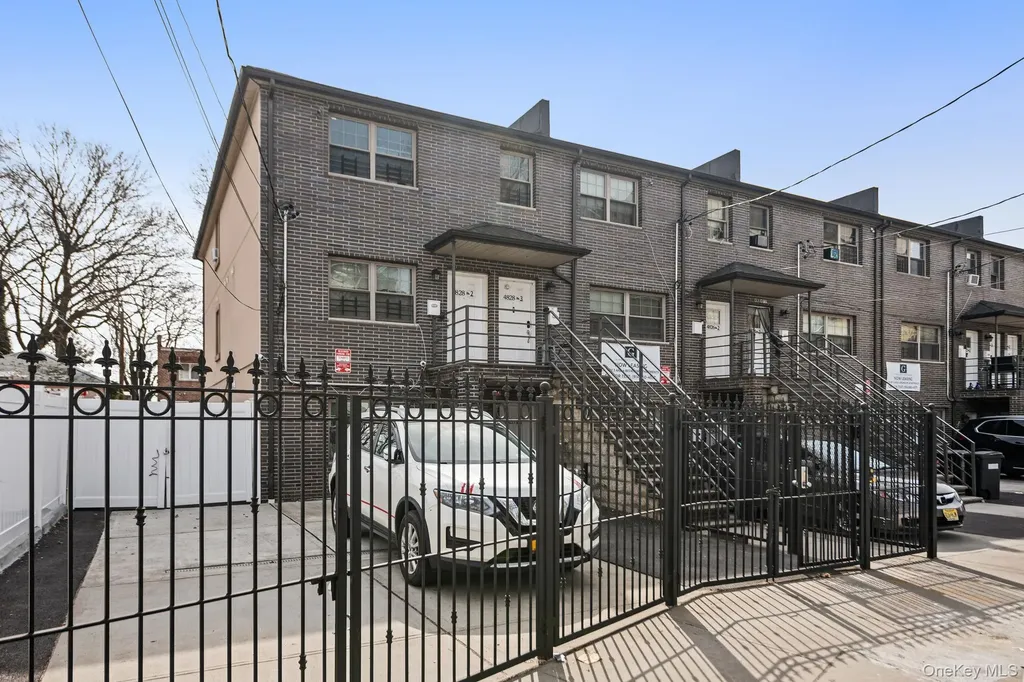 4828 Barnes Avenue Bronx NY 10470