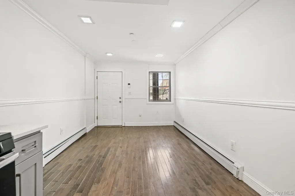 4828 Barnes Avenue Bronx NY 10470