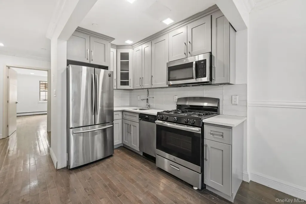4828 Barnes Avenue Bronx NY 10470