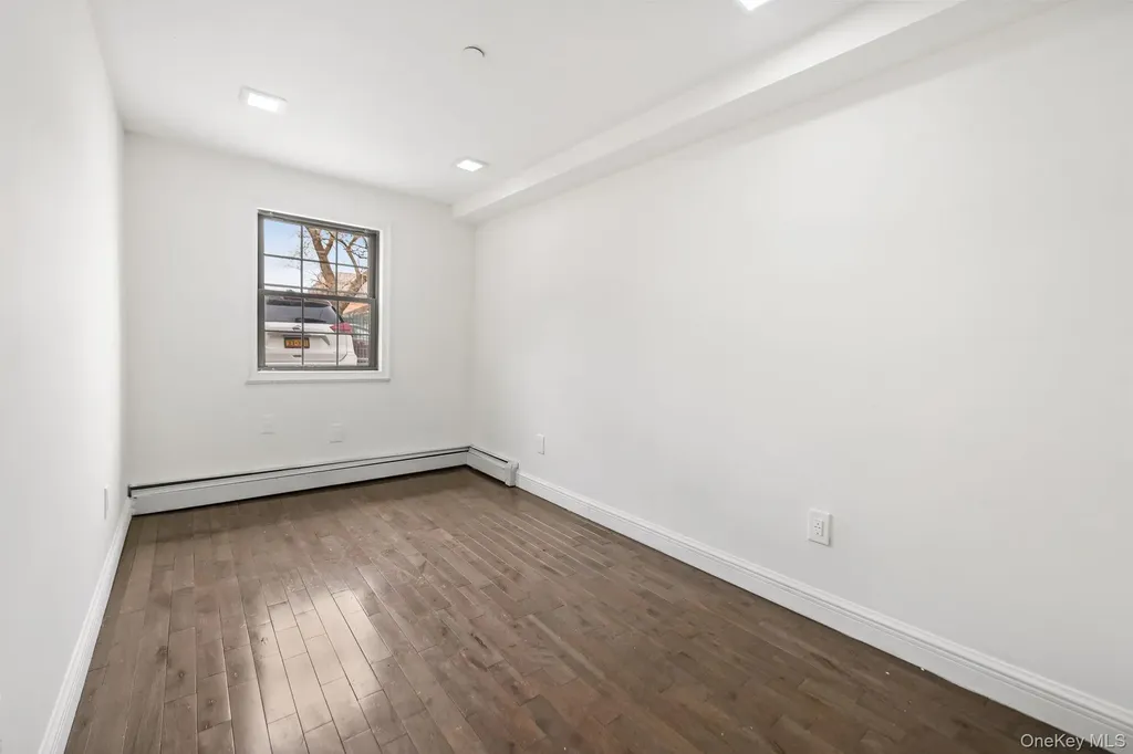 4828 Barnes Avenue Bronx NY 10470
