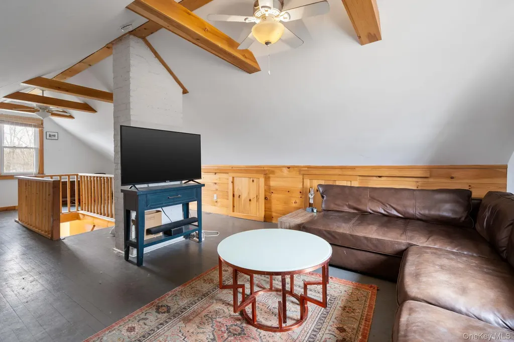 4721 State Route 9g Germantown NY 12526