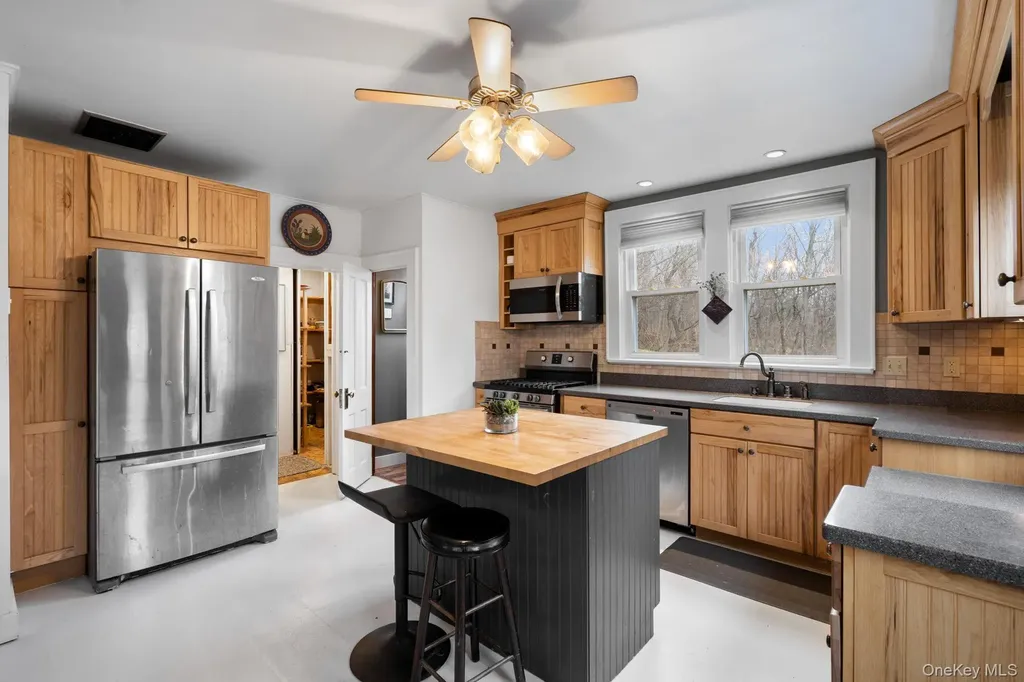4721 State Route 9g Germantown NY 12526