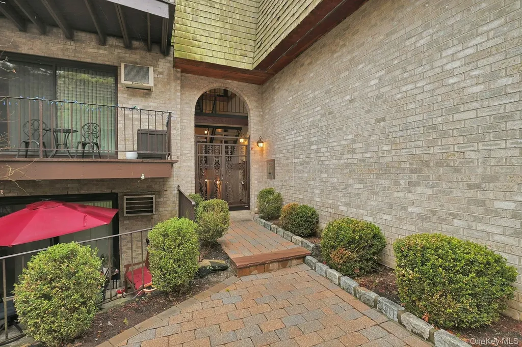 555 Central Park Avenue Scarsdale NY 10583
