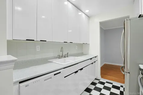 555 Central Park Avenue Scarsdale NY 10583