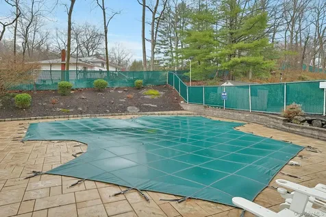 555 Central Park Avenue Scarsdale NY 10583