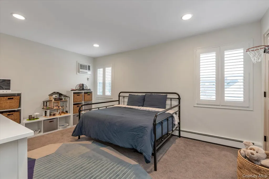 49 Downhill Lane Wantagh NY 11793
