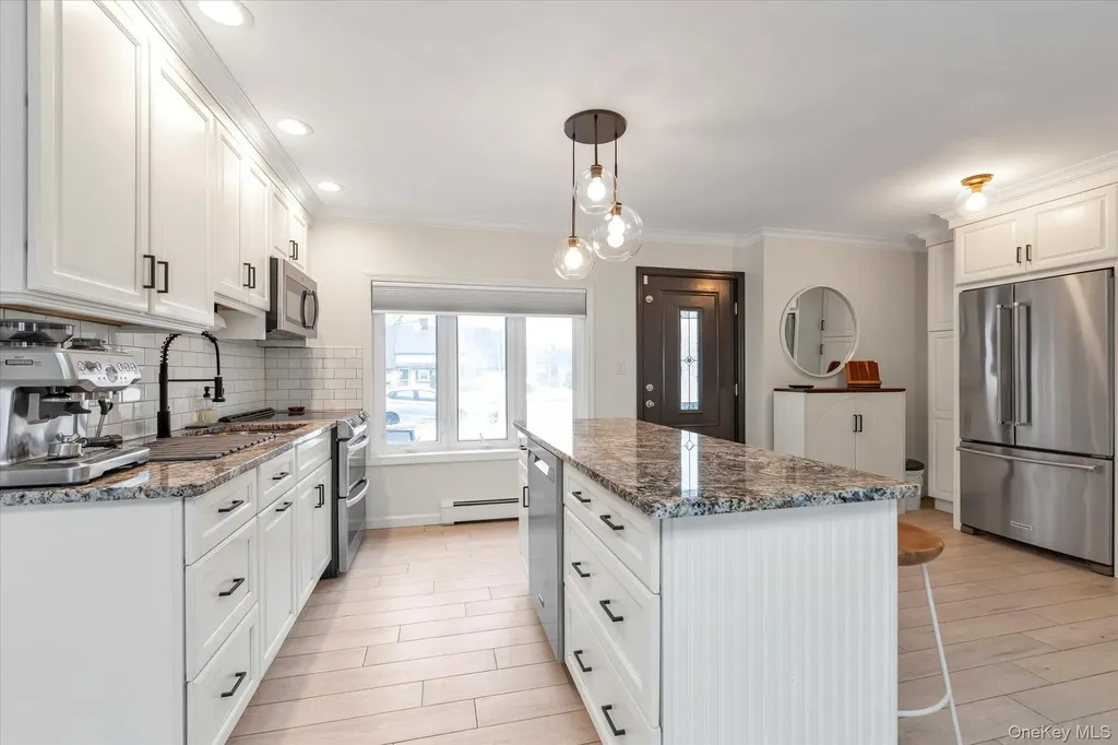 49 Downhill Lane Wantagh NY 11793