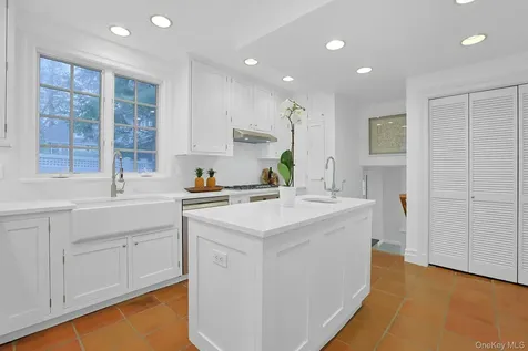 92 Walworth Avenue Scarsdale NY 10583