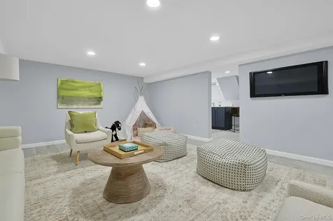 92 Walworth Avenue Scarsdale NY 10583