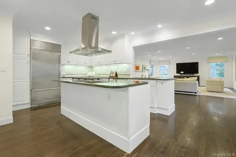 22 Leatherstocking Lane Scarsdale NY 10583