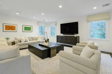 22 Leatherstocking Lane Scarsdale NY 10583
