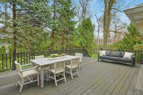 22 Leatherstocking Lane Scarsdale NY 10583