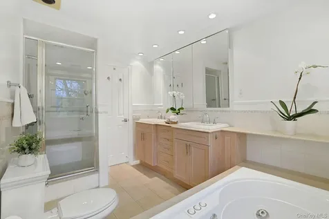 22 Leatherstocking Lane Scarsdale NY 10583