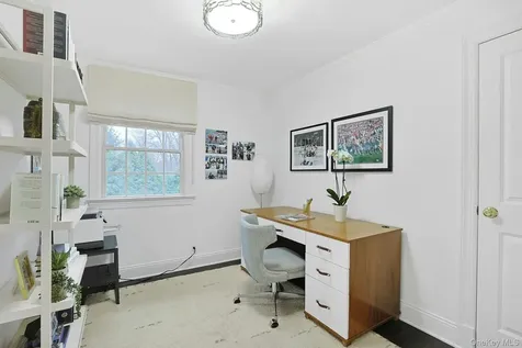 22 Leatherstocking Lane Scarsdale NY 10583