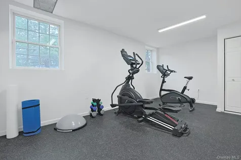 22 Leatherstocking Lane Scarsdale NY 10583