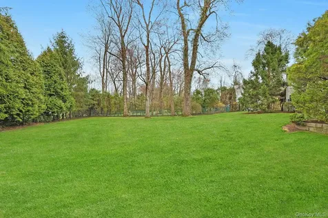 22 Leatherstocking Lane Scarsdale NY 10583