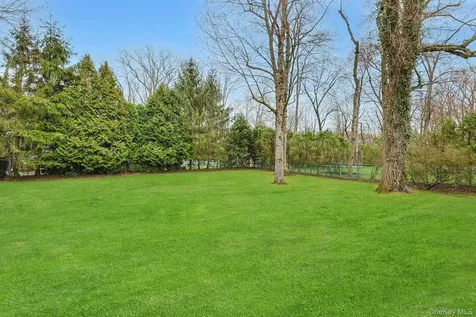 22 Leatherstocking Lane Scarsdale NY 10583