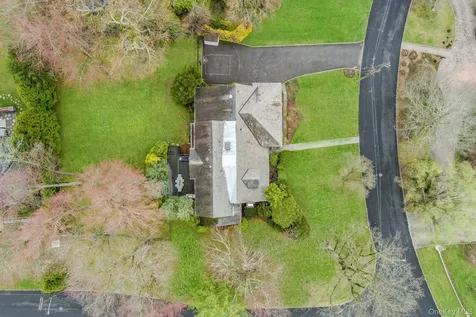 22 Leatherstocking Lane Scarsdale NY 10583