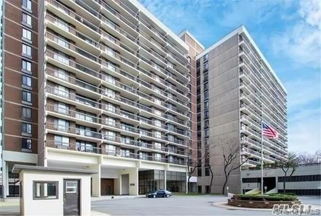 152-18 Union Turnpike Flushing NY 11367