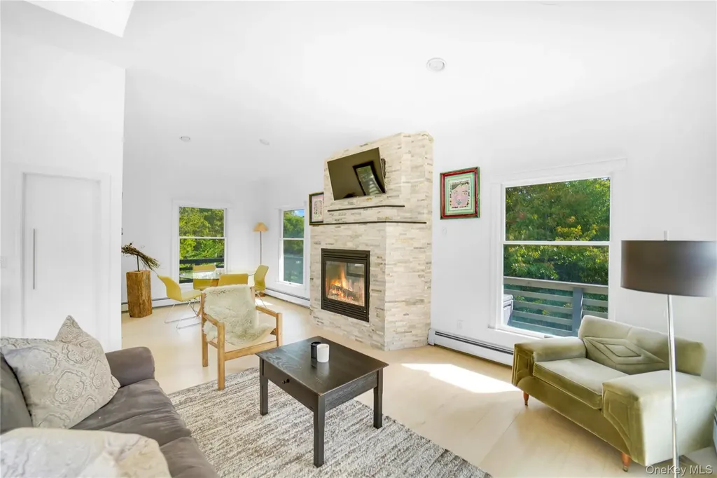 3 Jefferson Avenue Hampton Bays NY 11946