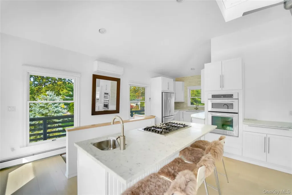 3 Jefferson Avenue Hampton Bays NY 11946