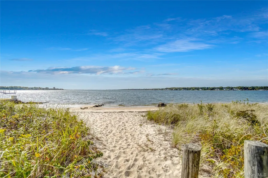 3 Jefferson Avenue Hampton Bays NY 11946