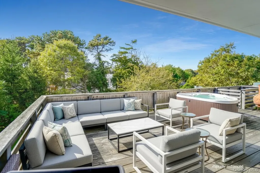 3 Jefferson Avenue Hampton Bays NY 11946