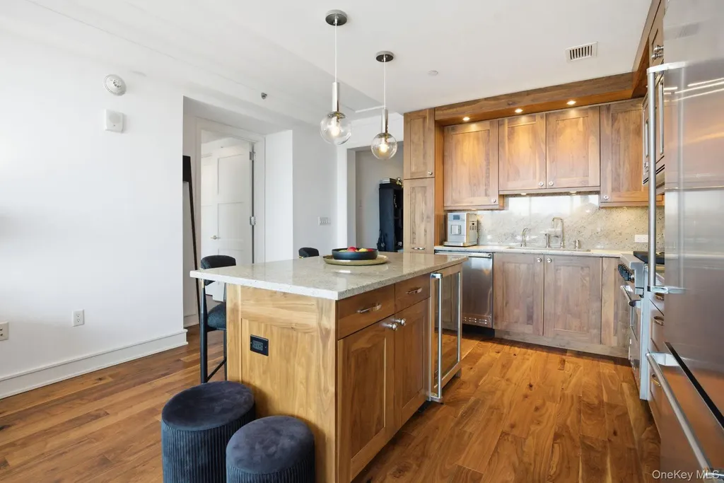 5 Renaissance Square White Plains NY 10601
