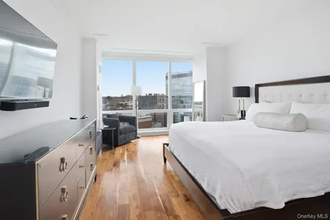 5 Renaissance Square White Plains NY 10601
