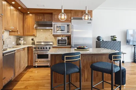 5 Renaissance Square White Plains NY 10601