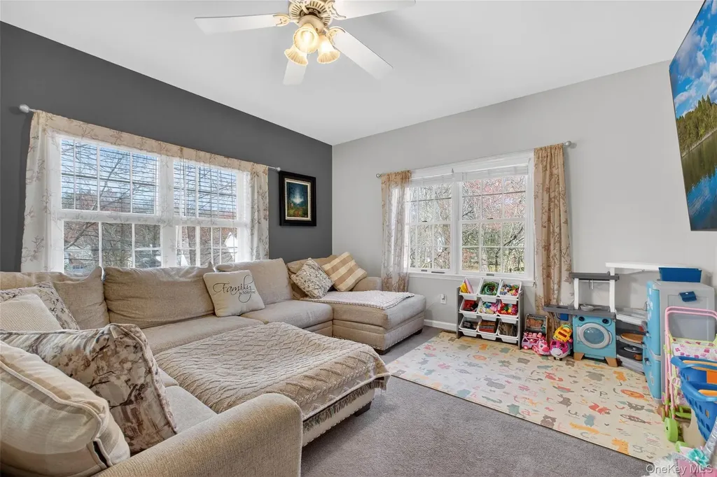 24 Coachlight Drive Poughkeepsie NY 12603