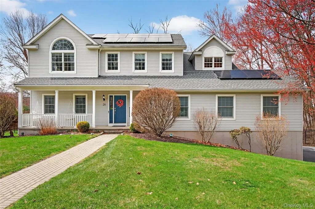 24 Coachlight Drive Poughkeepsie NY 12603