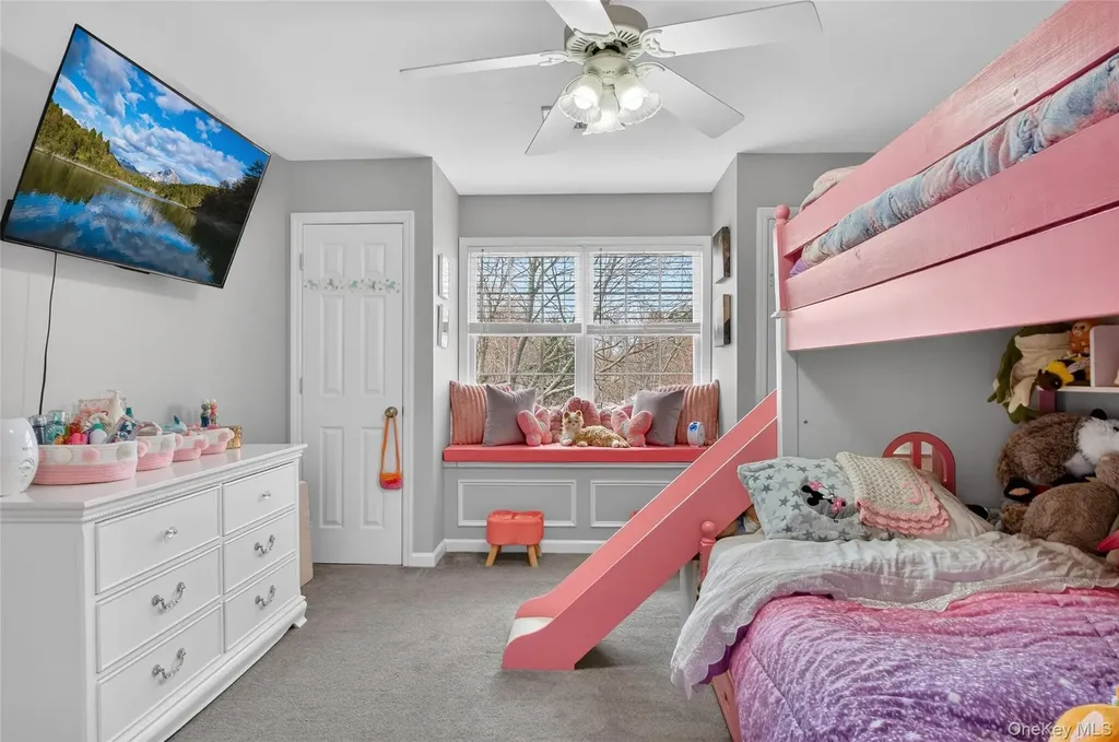 24 Coachlight Drive Poughkeepsie NY 12603