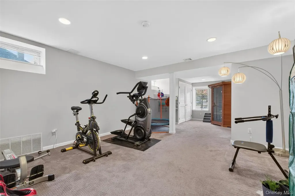 24 Coachlight Drive Poughkeepsie NY 12603