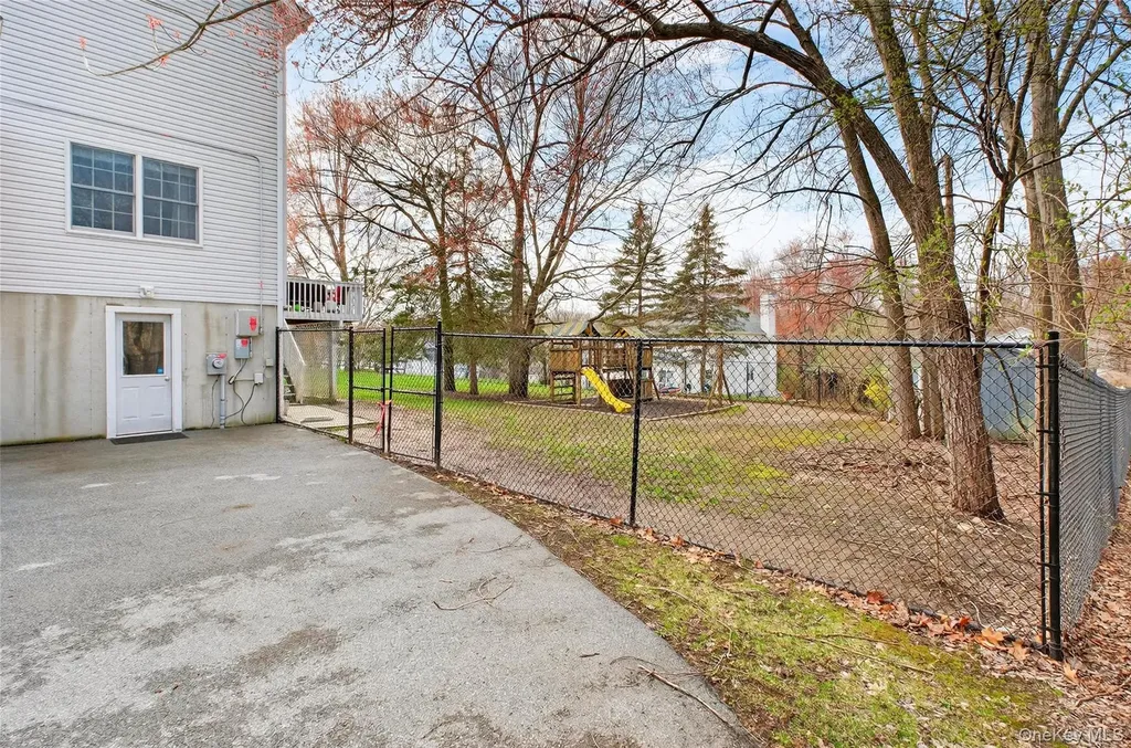 24 Coachlight Drive Poughkeepsie NY 12603