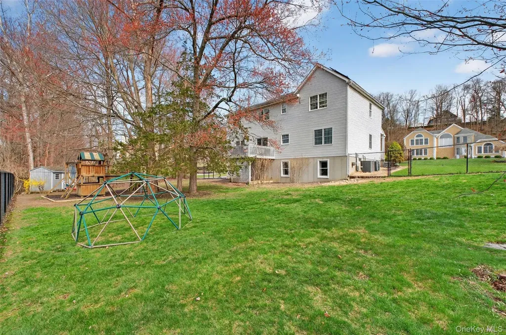 24 Coachlight Drive Poughkeepsie NY 12603
