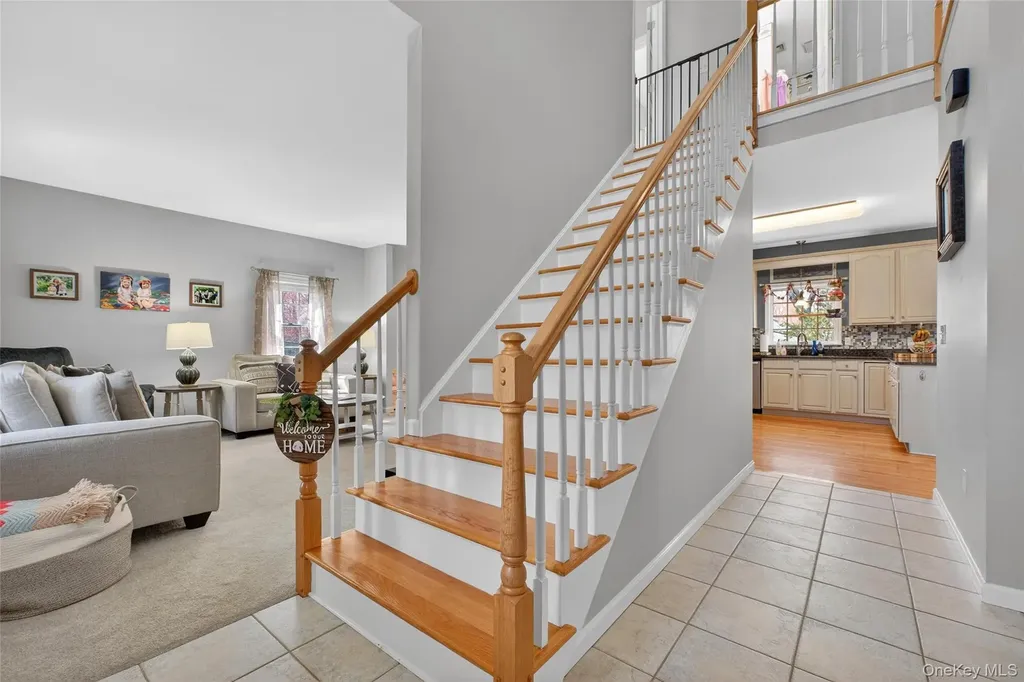 24 Coachlight Drive Poughkeepsie NY 12603
