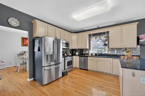24 Coachlight Drive Poughkeepsie NY 12603