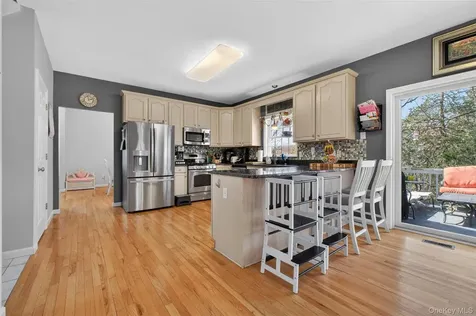 24 Coachlight Drive Poughkeepsie NY 12603