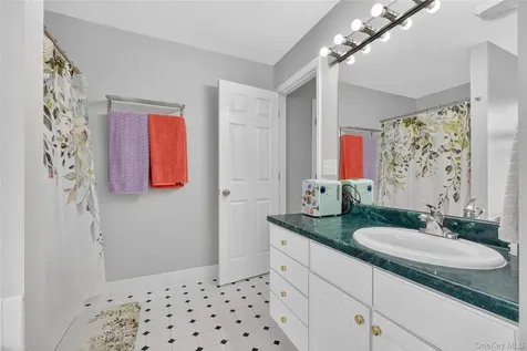 24 Coachlight Drive Poughkeepsie NY 12603
