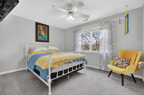 24 Coachlight Drive Poughkeepsie NY 12603