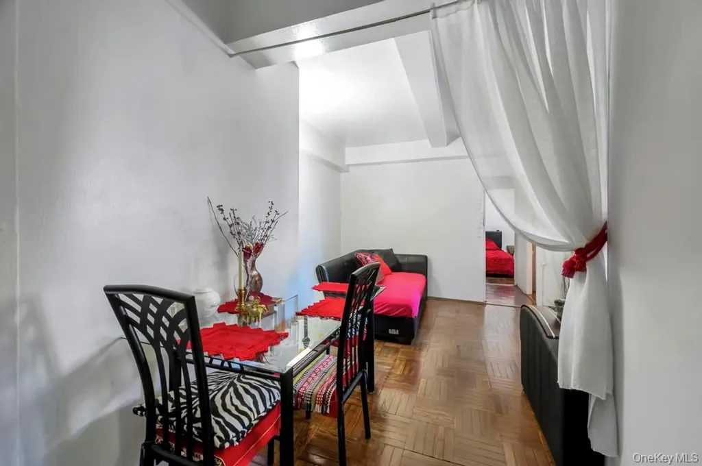 1690 Metropolitan Avenue Bronx NY 10462