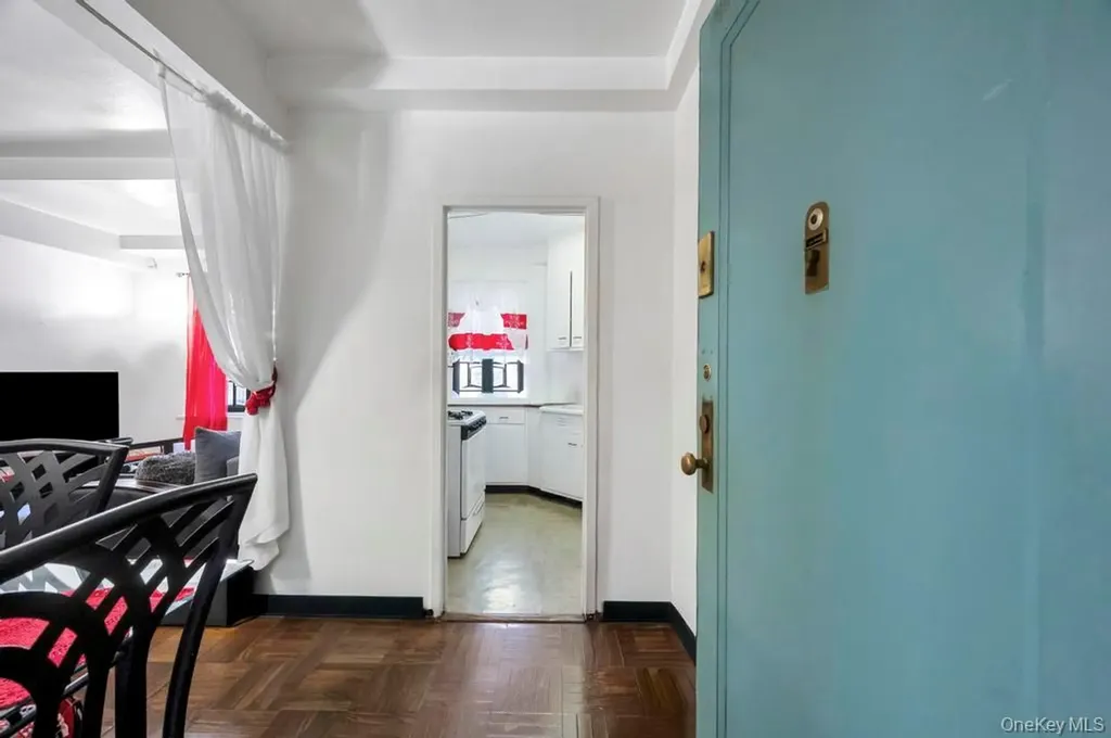 1690 Metropolitan Avenue Bronx NY 10462
