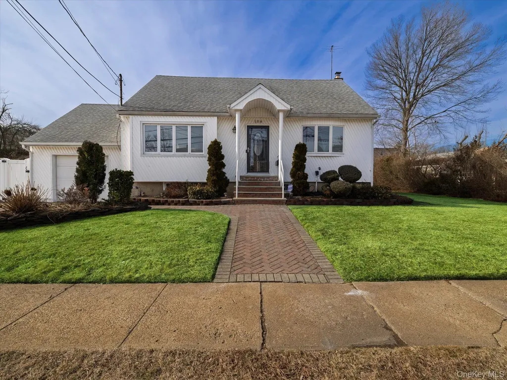 158 Roosevelt Avenue Freeport NY 11520
